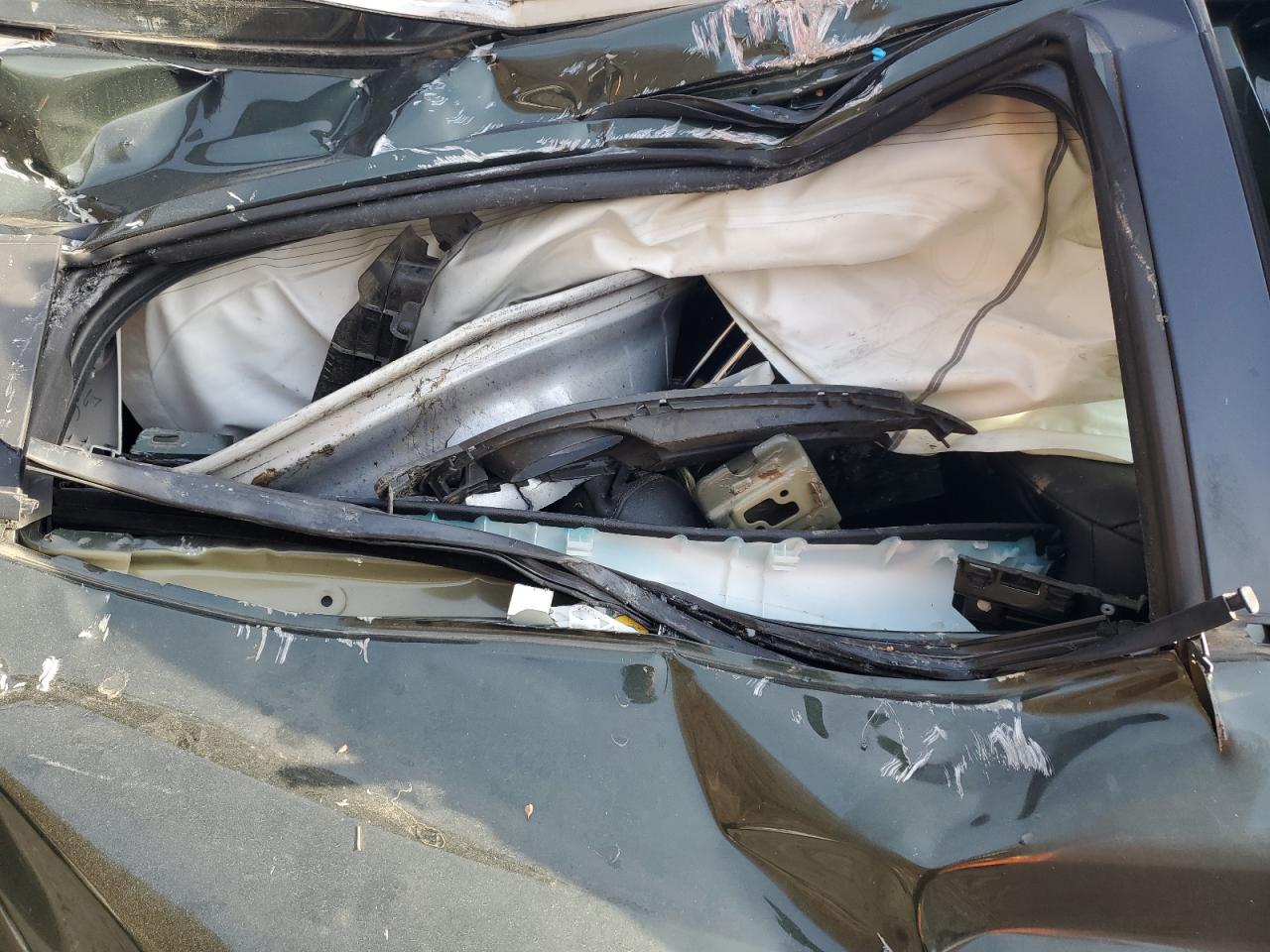 2017 Honda HR-V VIN 3CZRU6H78HM707611 Copart auction photo, all over / rollover damage thumbnail 11