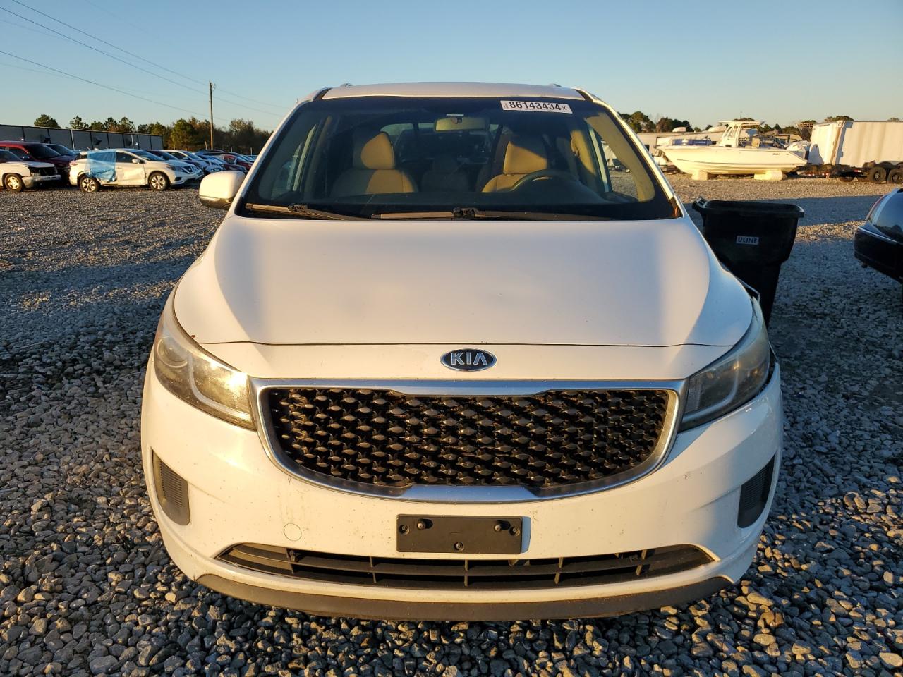 2016 KIA Sedona VIN KNDMB5C11G6098217 Copart auction photo, all over damage thumbnail 5
