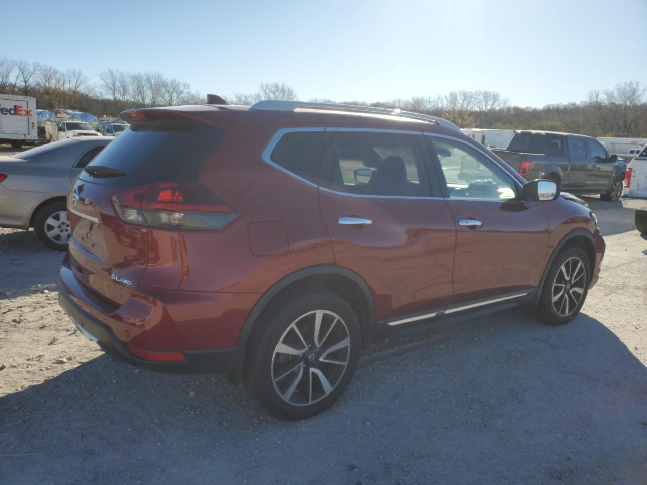 2019 Nissan Rogue VIN 5N1AT2MV6KC800389 Copart auction photo, front end / minor dent/scratches damage thumbnail 3