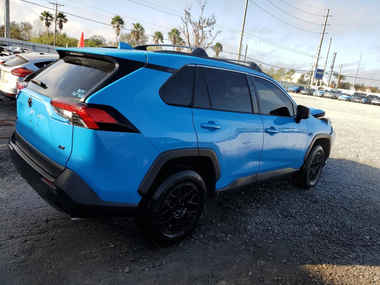 2020 Toyota RAV 4 VIN 2T3H1RFV8LW060597 Copart auction photo, front end damage thumbnail 3
