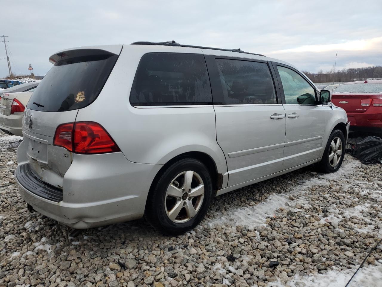 2009 Volkswagen Routan VIN 2V8HW34149R585906 Copart auction photo, front end damage thumbnail 3