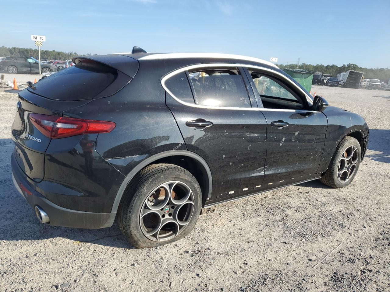 2018 Alfa Romeo Stelvio VIN ZASFAKAN5J7B74160 Copart auction photo, front end / side damage thumbnail 3