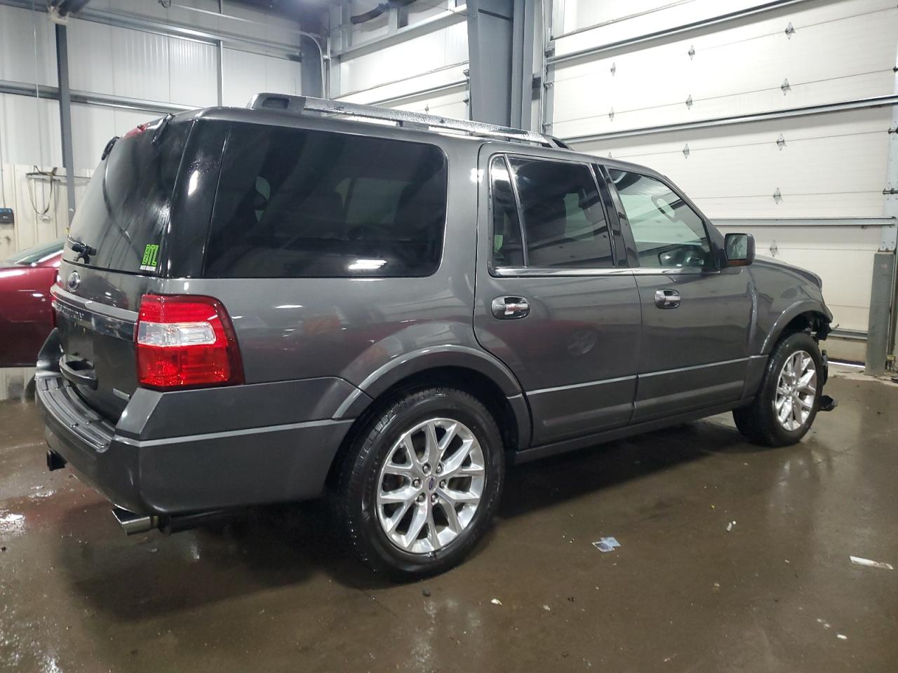 2016 Ford Expedition VIN 1FMJU2AT9GEF41649 Copart auction photo, front end / side damage thumbnail 3