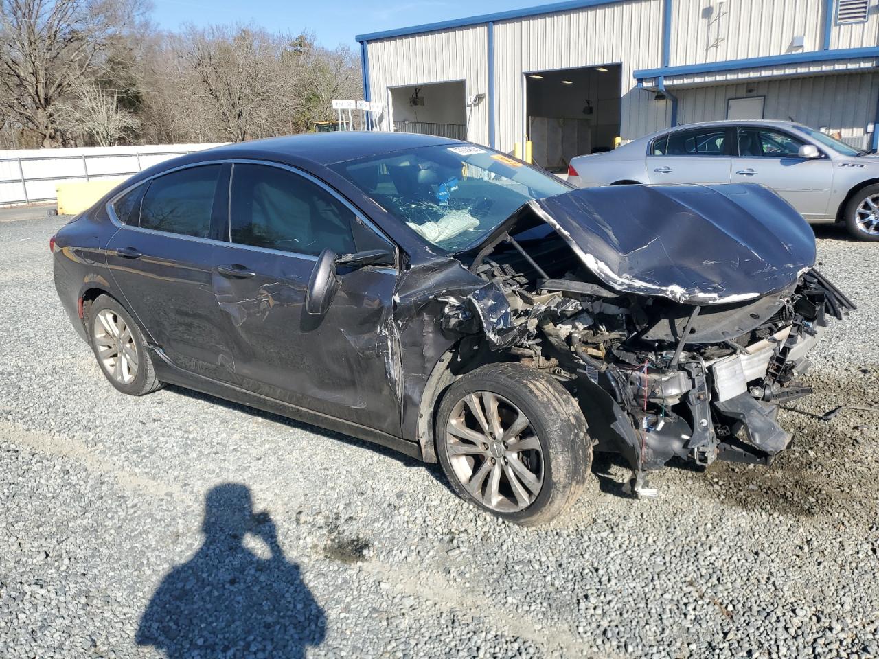 2015 Chrysler 200 VIN 1C3CCCABXFN578645 Copart auction photo, front end / side damage thumbnail 4
