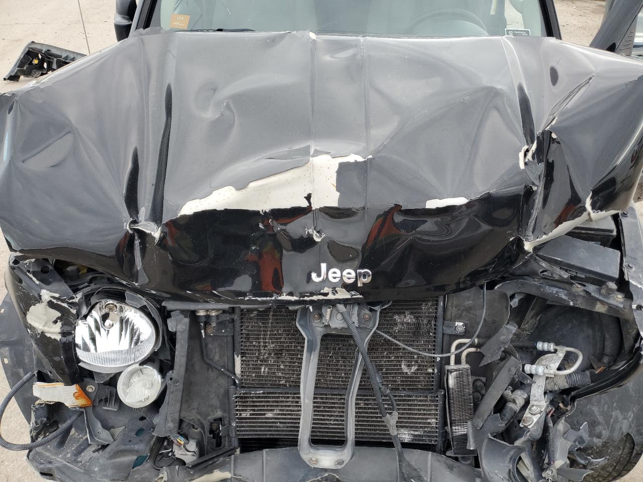 2007 Jeep Liberty (North America) VIN 1J4GL48K57W537340 Copart auction photo, front end / side damage thumbnail 12