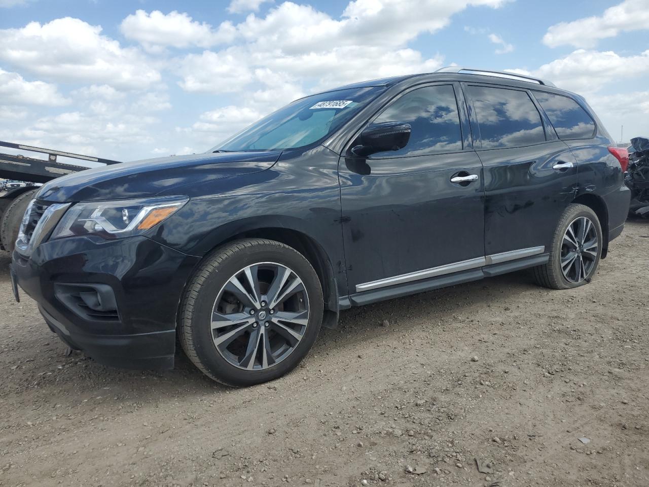2017 Nissan Pathfinder VIN 5N1DR2MM5HC627217