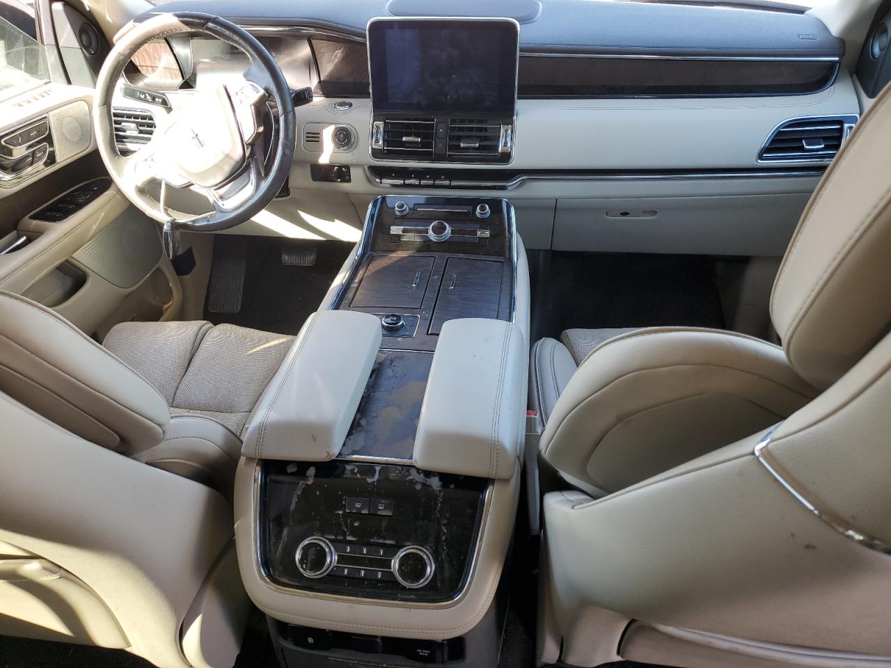 2019 Lincoln Navigator VIN 5LMJJ3LT2KEL14398 Copart auction photo, water/flood damage thumbnail 8