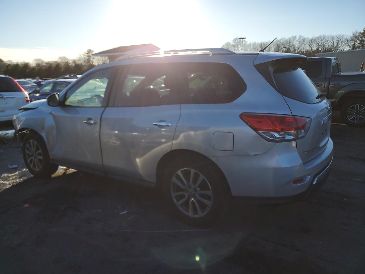 2016 Nissan Pathfinder VIN 5N1AR2MN1GC633798 Copart auction photo, all over damage thumbnail 2