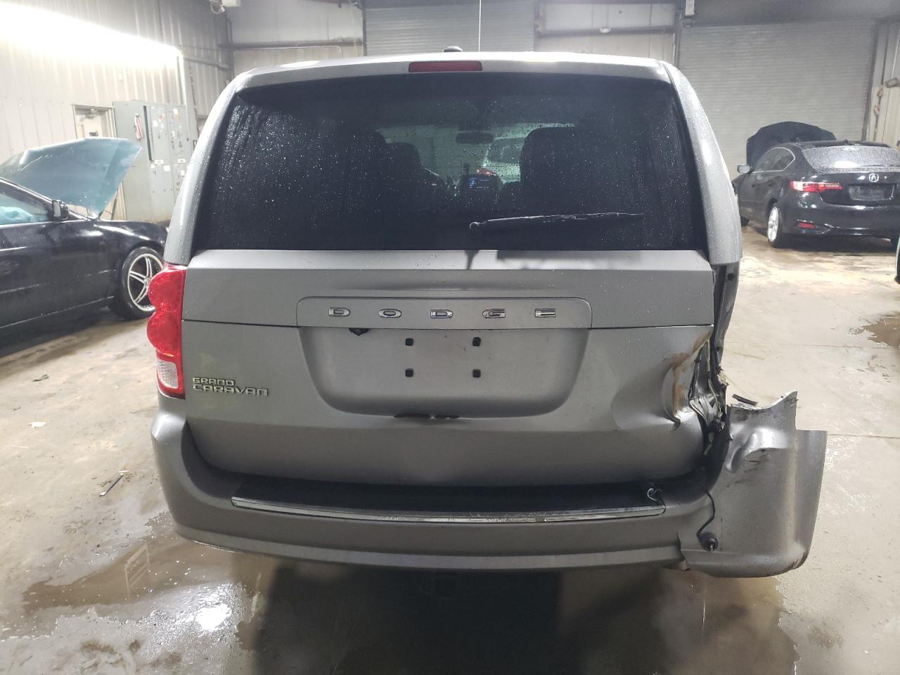 2018 Dodge Caravan VIN 2C4RDGBG3JR180743 Copart auction photo, side / rear end damage thumbnail 6