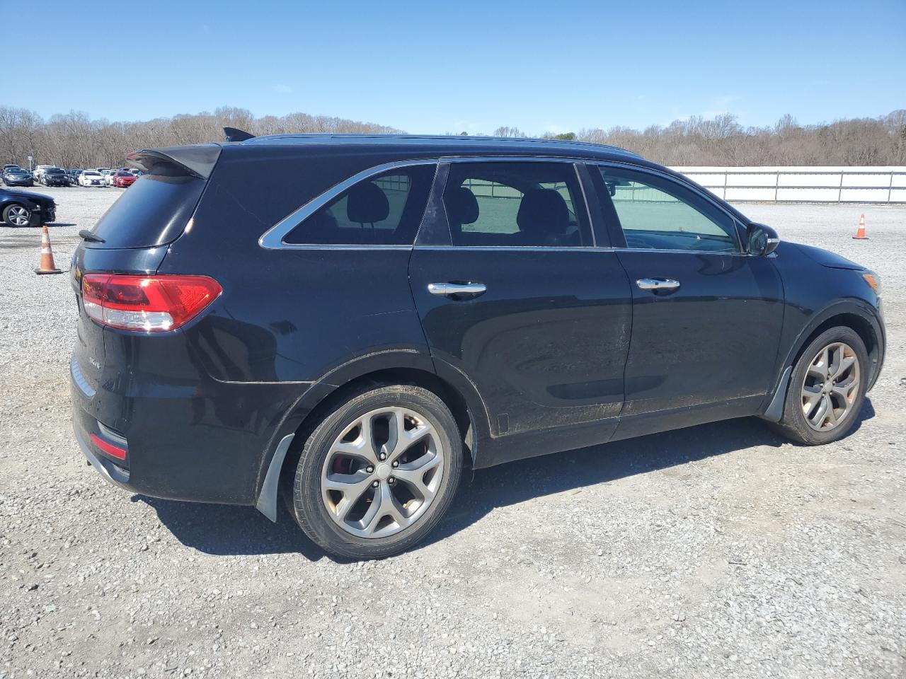 2016 KIA Sorento VIN 5XYPK4A59GG166936 Copart auction photo, minor dent/scratches damage thumbnail 3