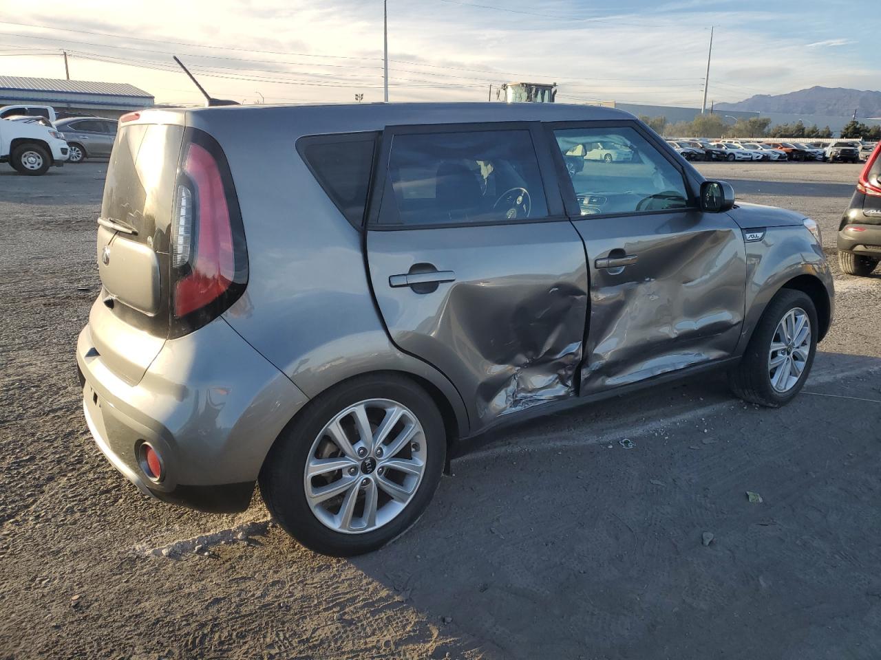 2017 KIA Soul VIN KNDJP3A51H7462260 Copart auction photo, side damage thumbnail 3