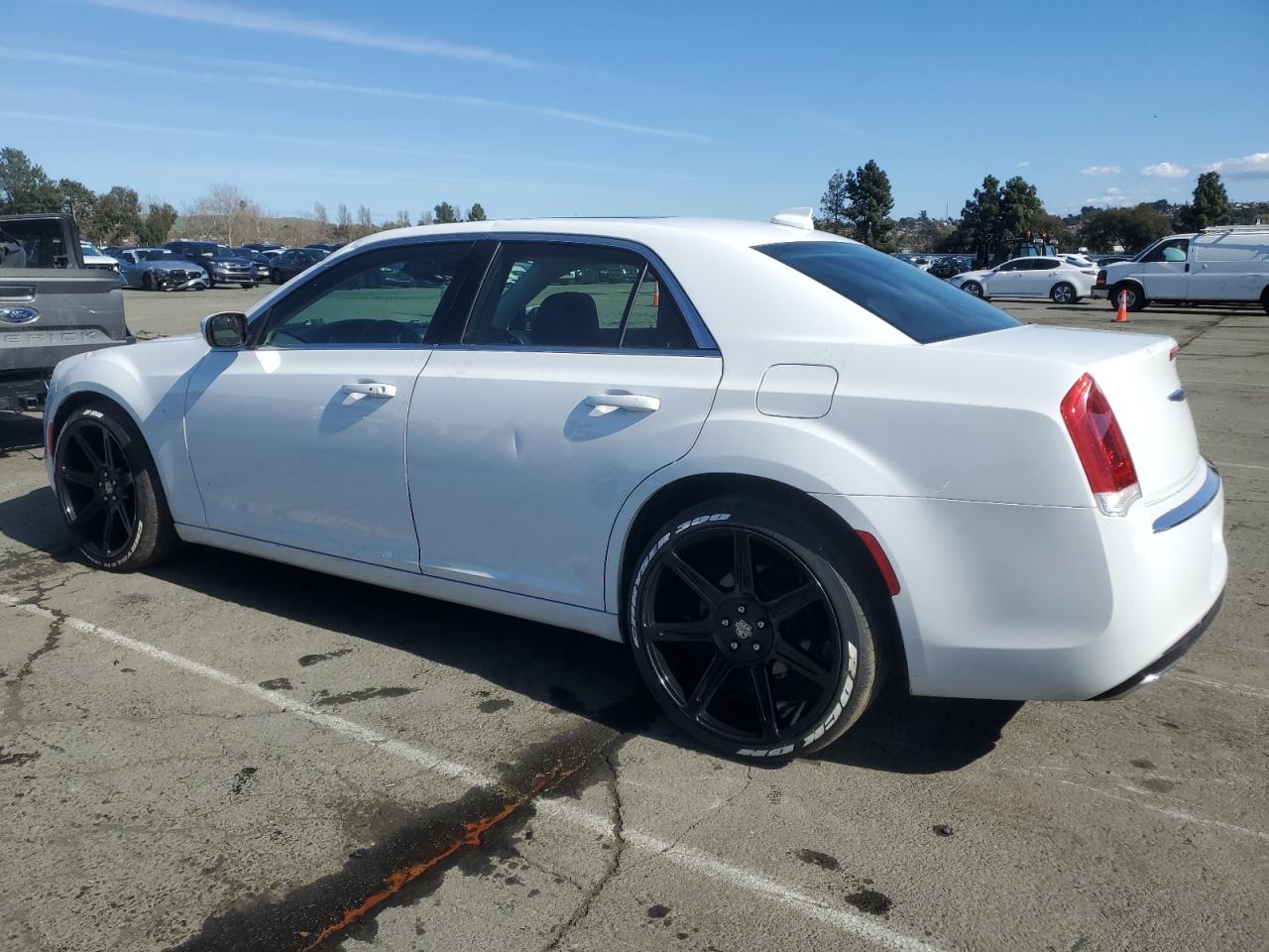 2019 Chrysler 300 VIN 2C3CCAAG7KH690614 Copart auction photo, mechanical damage thumbnail 2