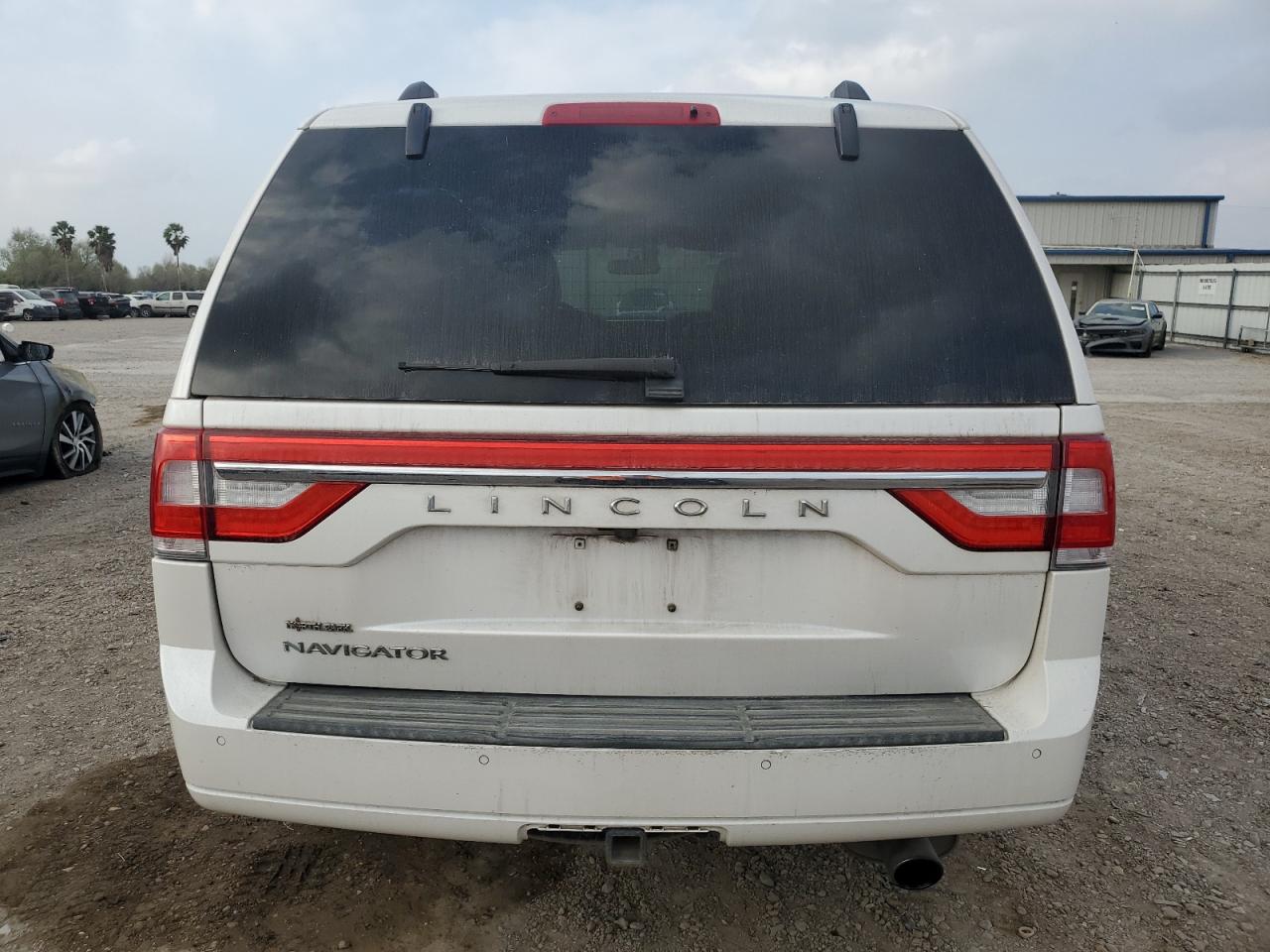 2017 Lincoln Navigator VIN 5LMJJ2HT7HEL14084 Copart auction photo, front end / minor dent/scratches damage thumbnail 6