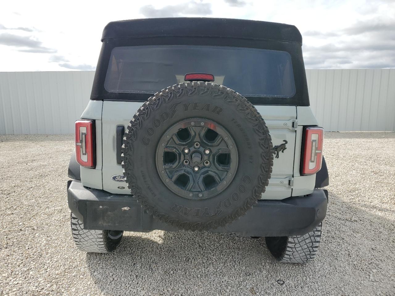 2022 Ford Bronco VIN 1FMEE5DP9NLB08355 Copart auction photo, minor dent/scratches damage thumbnail 6