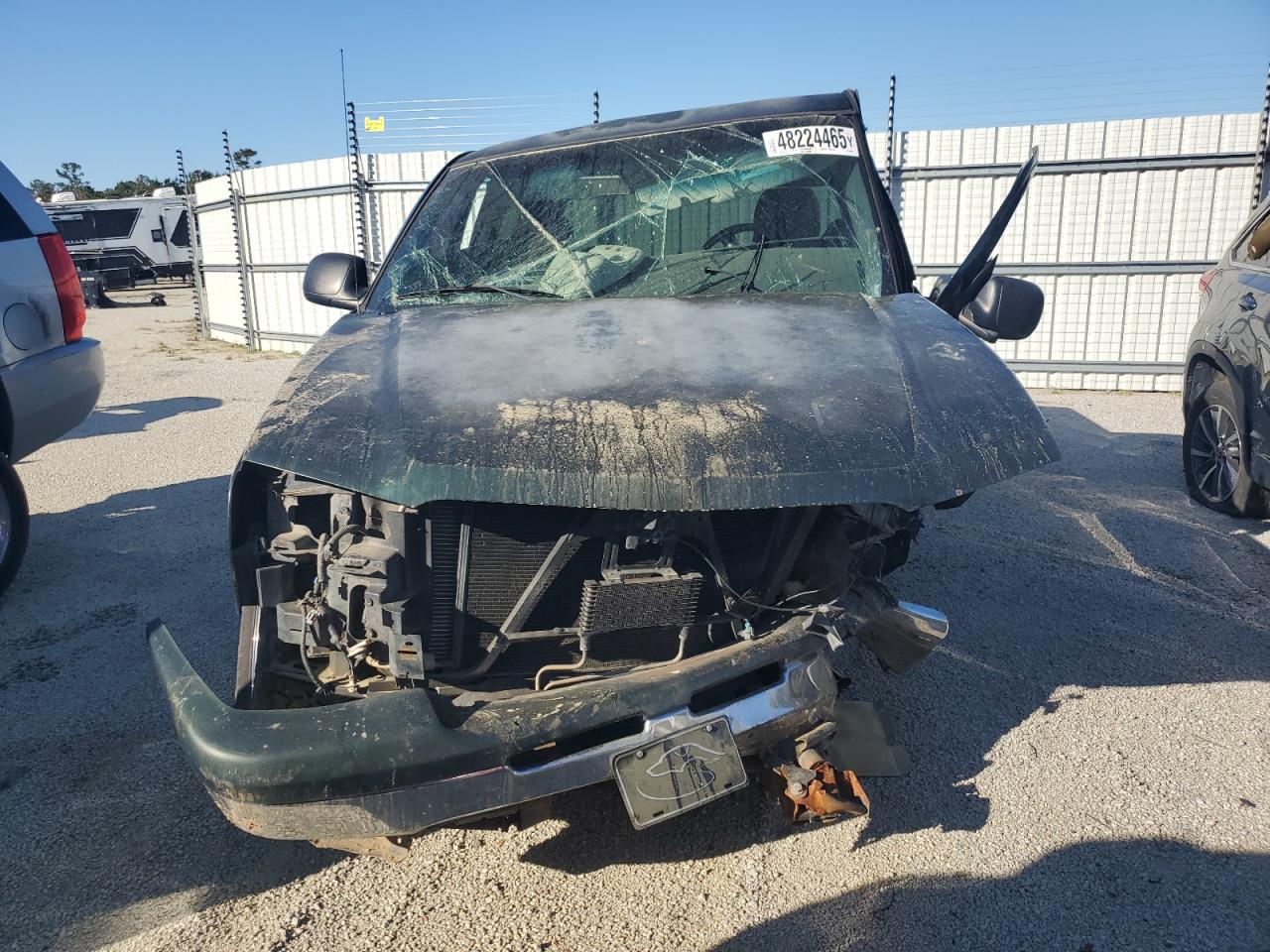 2005 Chevrolet Silverado VIN 1GCEK19Z05Z131827 Copart auction photo, front end damage thumbnail 5