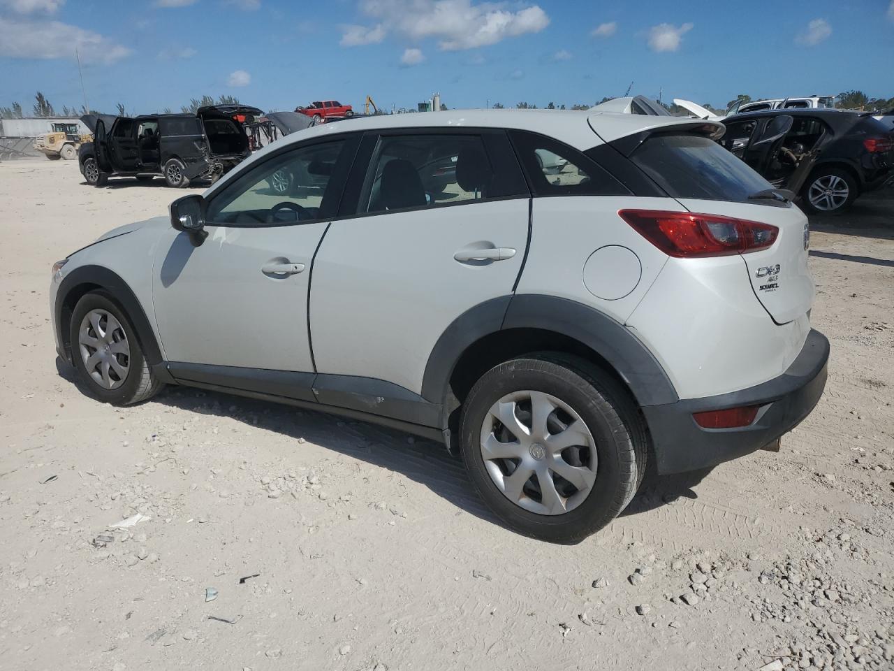2016 Mazda CX-3 VIN JM1DKBB78G0106997 Copart auction photo, front end / minor dent/scratches damage thumbnail 2