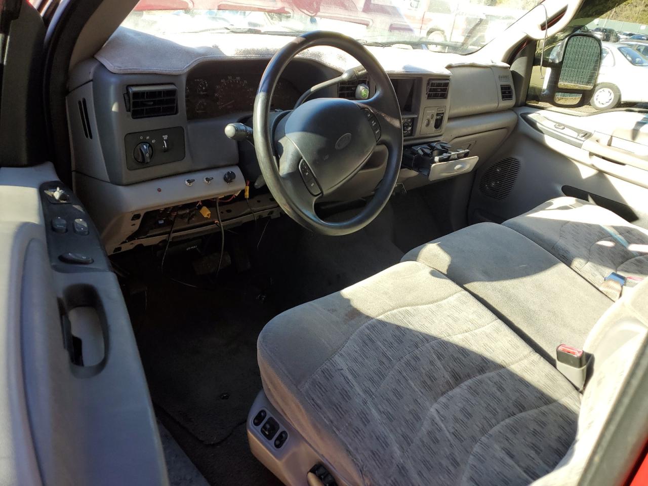 2000 Ford F350 VIN 1FTSX31F0YEB82614 Copart auction photo, vandalism damage thumbnail 8