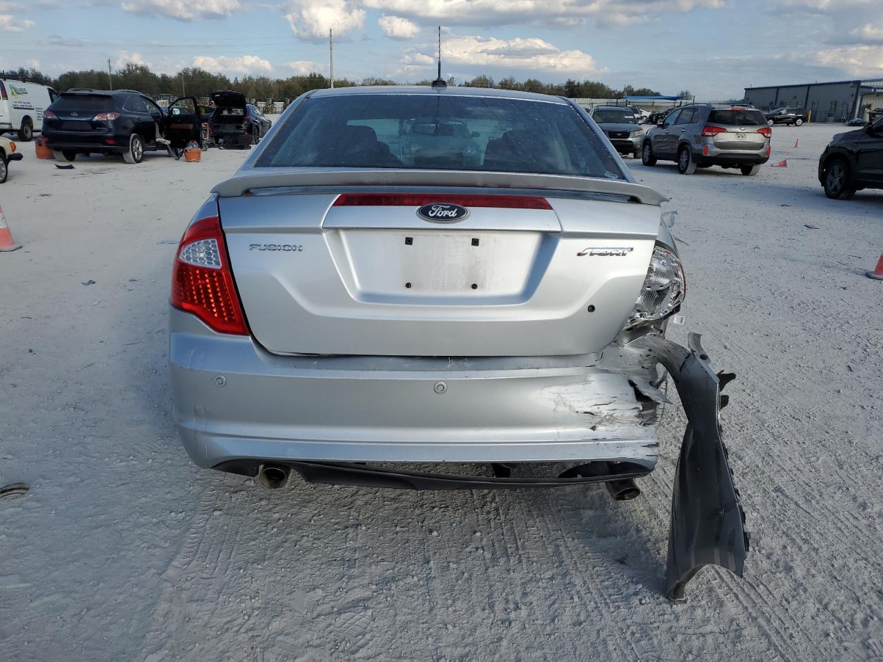 2011 Ford Fusion VIN 3FAHP0KC6BR102630 Copart auction photo, rear end / minor dent/scratches damage thumbnail 6