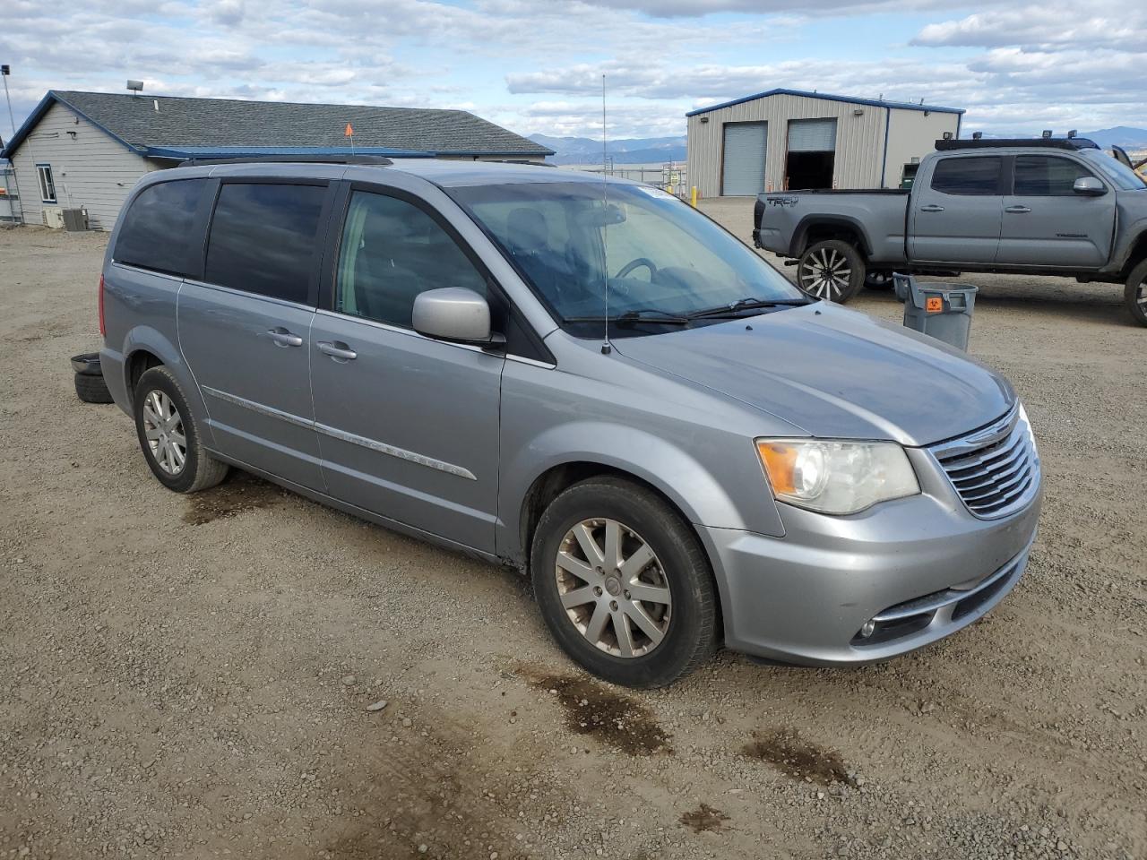 2014 Chrysler Town & Country VIN 2C4RC1BG5ER442784 Copart auction photo, front end / minor dent/scratches damage thumbnail 4