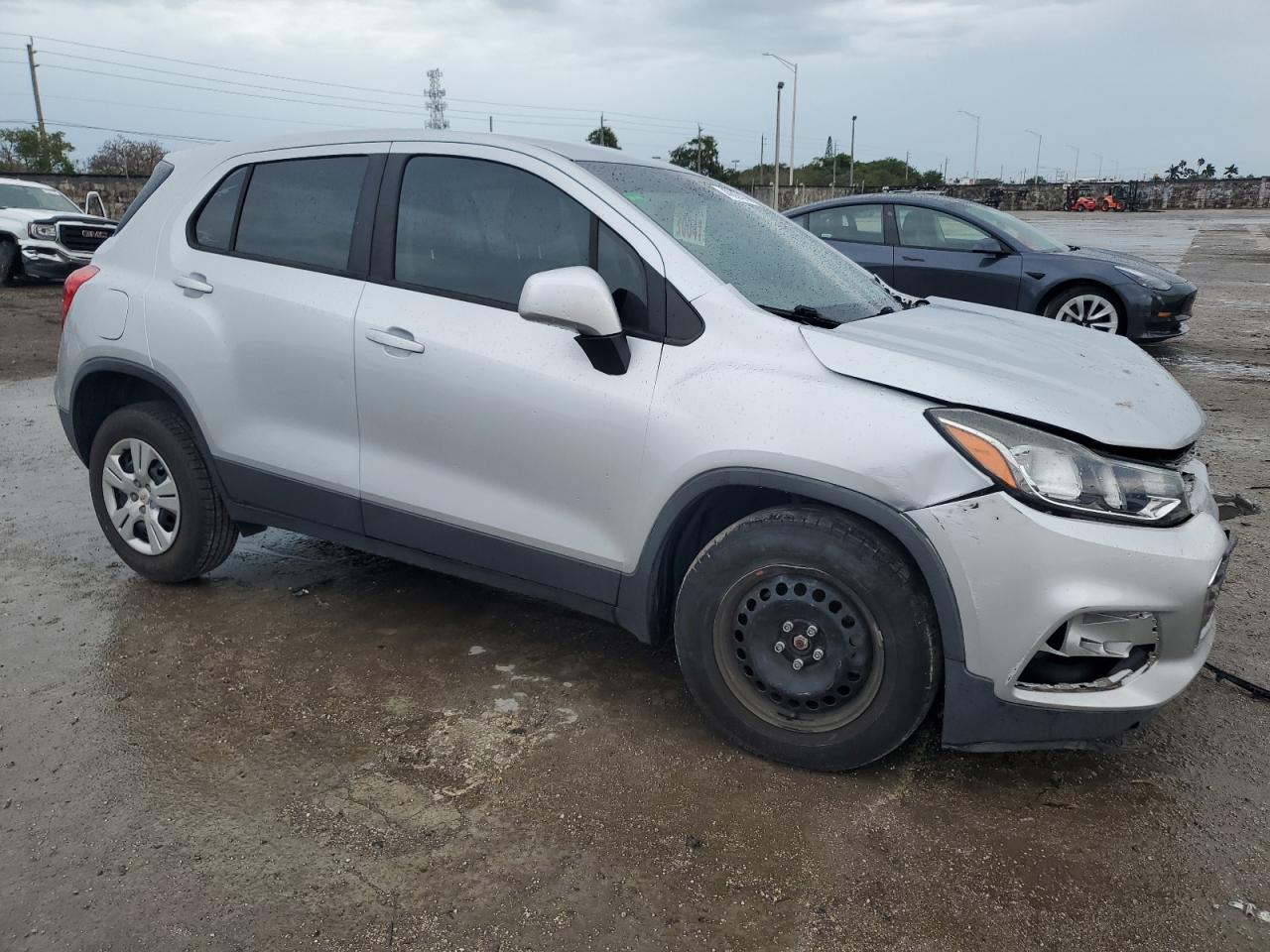 2017 Chevrolet Trax VIN 3GNCJKSB3HL290664 Copart auction photo, front end damage thumbnail 4