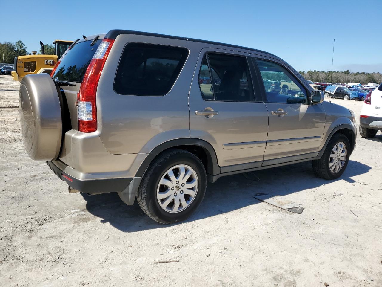 2005 Honda CR-V VIN SHSRD78985U340974 Copart auction photo, front end damage thumbnail 3