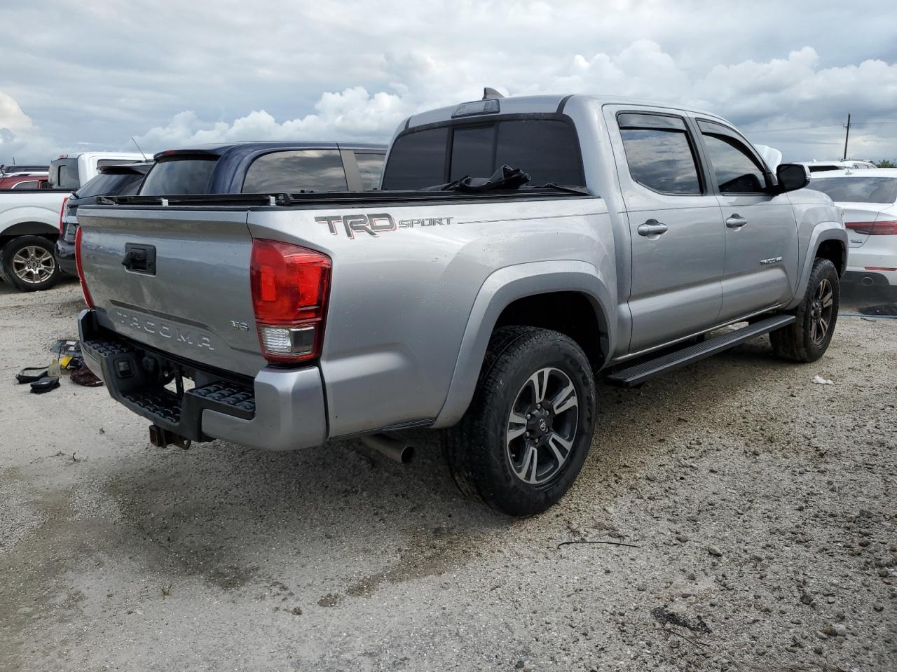 2016 Toyota Tacoma VIN 5TFAZ5CN5GX008031 Copart auction photo, water/flood damage thumbnail 3