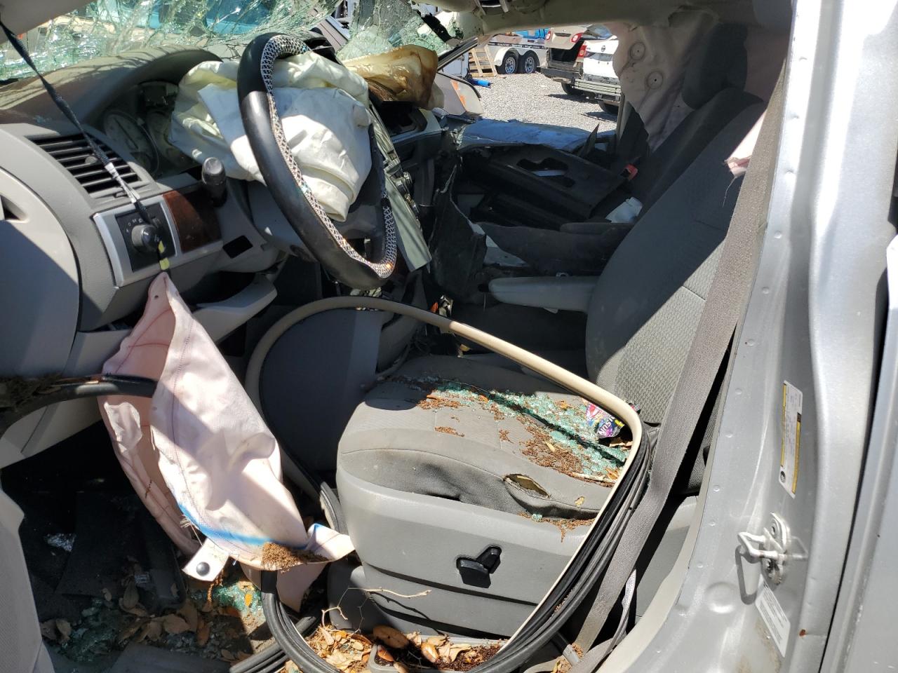 2010 Chrysler Town & Country VIN 2A4RR5D1XAR306685 Copart auction photo, all over damage thumbnail 7