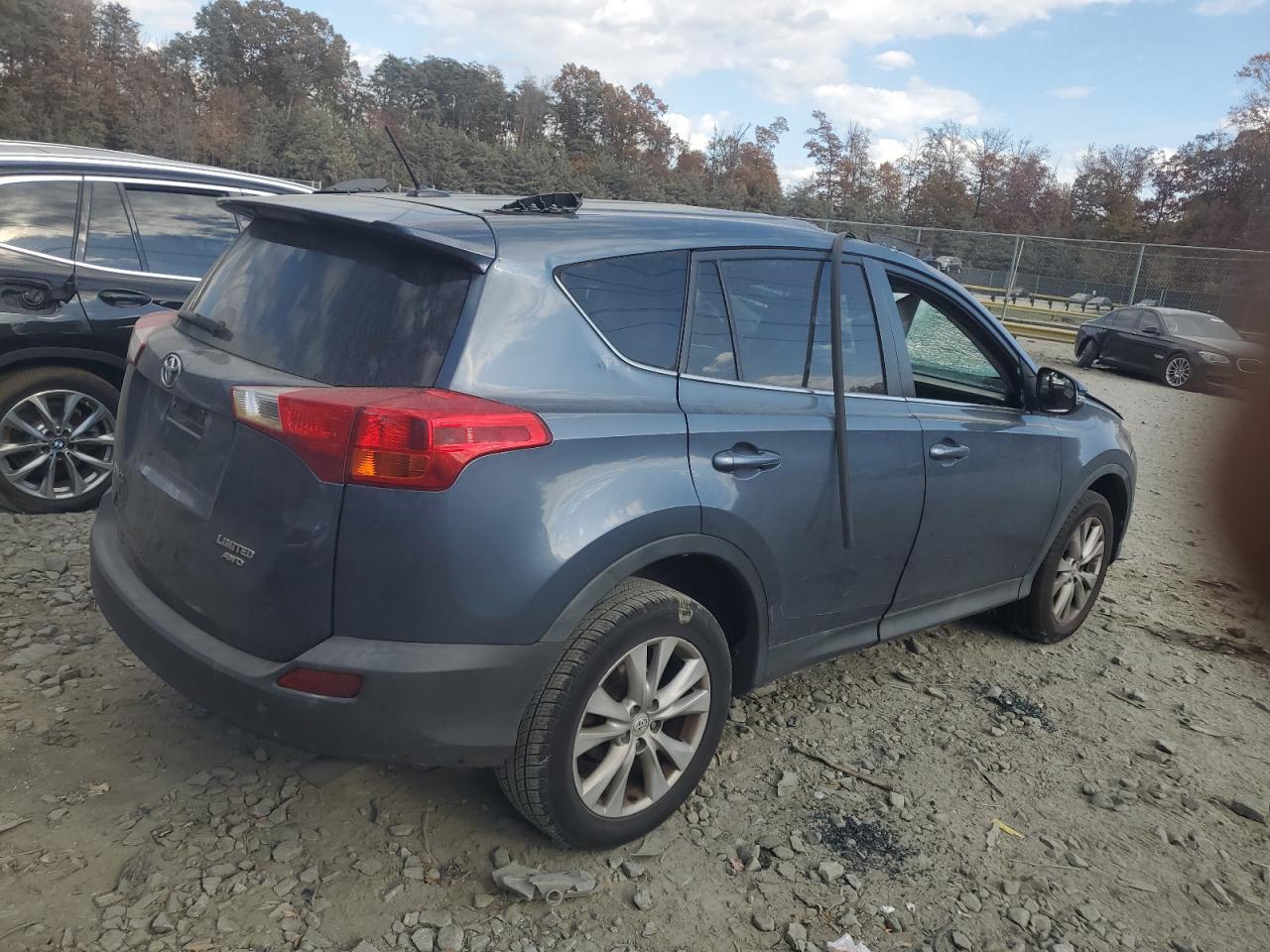 2013 Toyota RAV 4 VIN 2T3DFREV6DW112280 Copart auction photo, top/roof / front end damage thumbnail 3