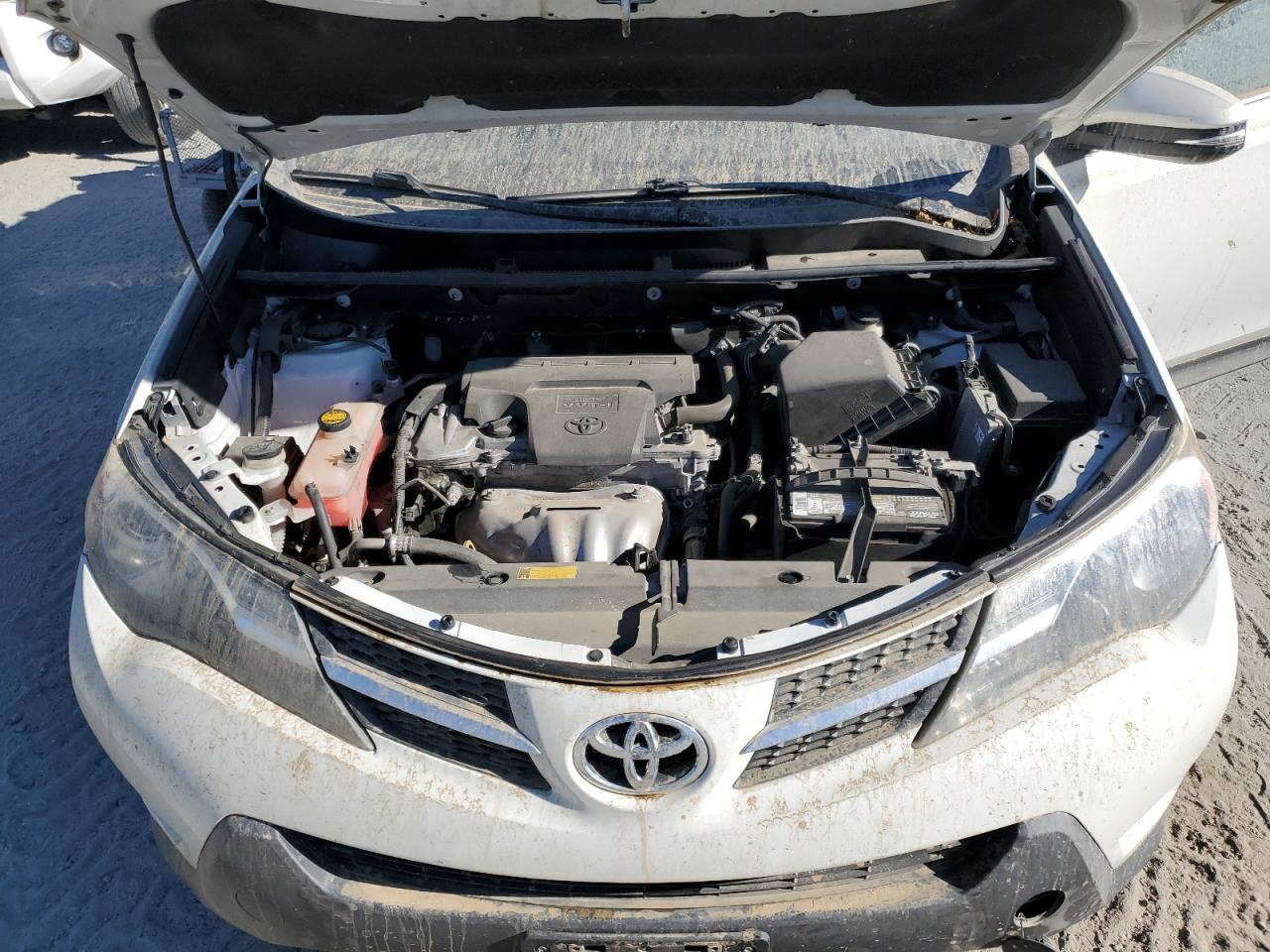 2015 Toyota RAV 4 VIN 2T3YFREV7FW213929 Copart auction photo, water/flood damage thumbnail 11