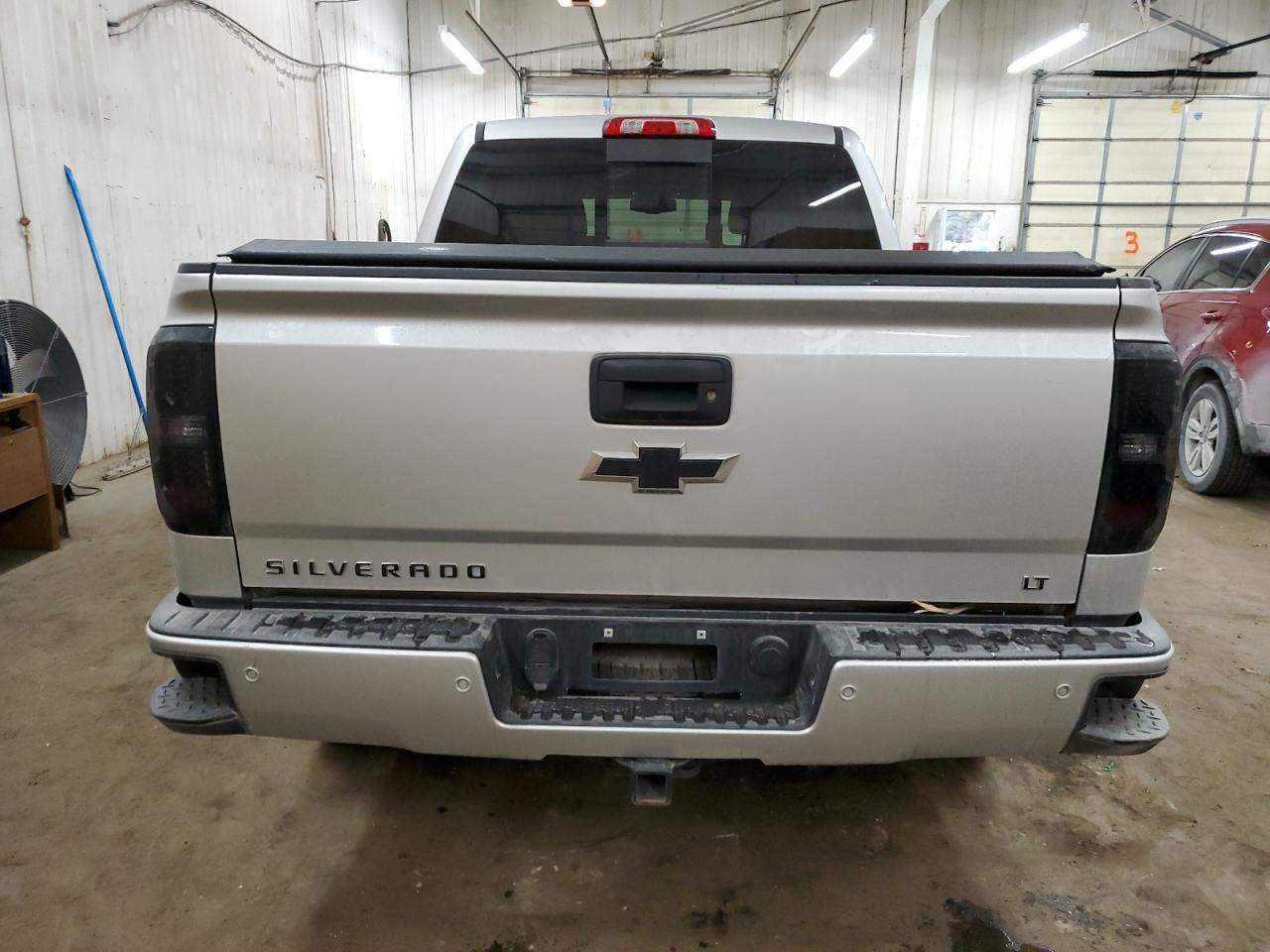 2018 Chevrolet Silverado VIN 3GCUKRECXJG633718 Copart auction photo, side damage thumbnail 6