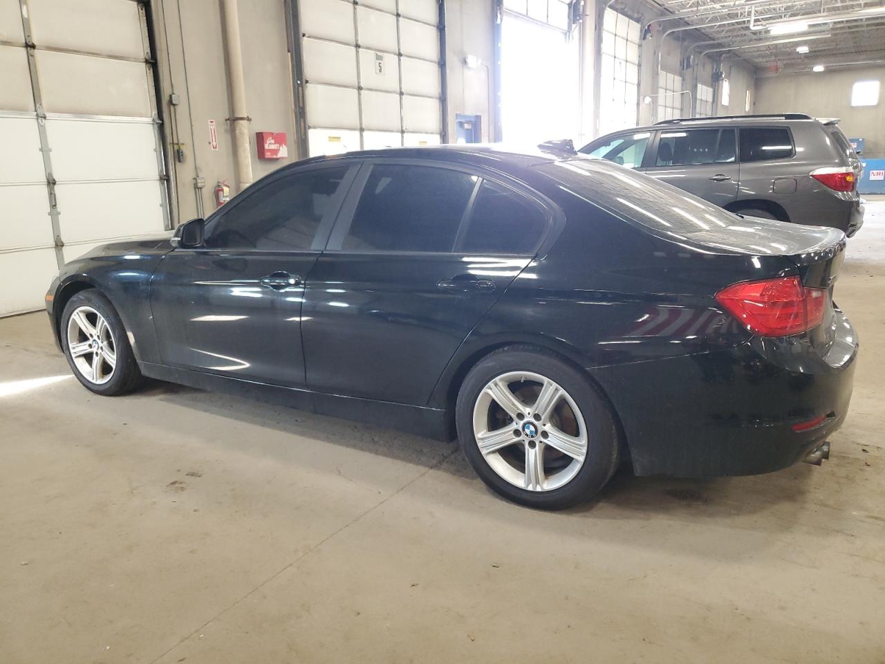 2013 BMW 3er VIN WBA3B3C55DF534160 Copart auction photo, mechanical damage thumbnail 2