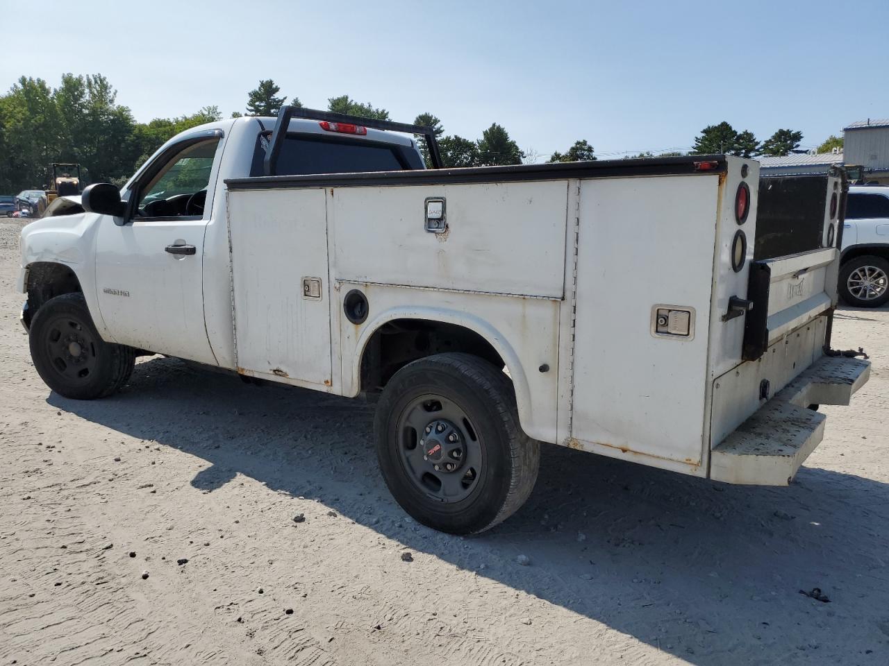 2012 GMC Sierra VIN 1GT02ZCG8CZ197927 Copart auction photo, front end damage thumbnail 2