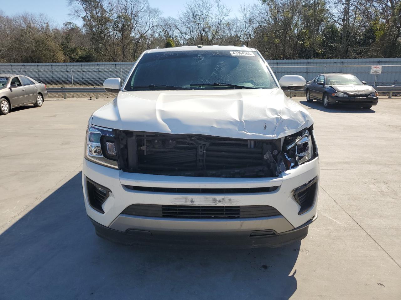 2020 Ford Expedition VIN 1FMJK1HT8LEA90942 Copart auction photo, front end / minor dent/scratches damage thumbnail 5
