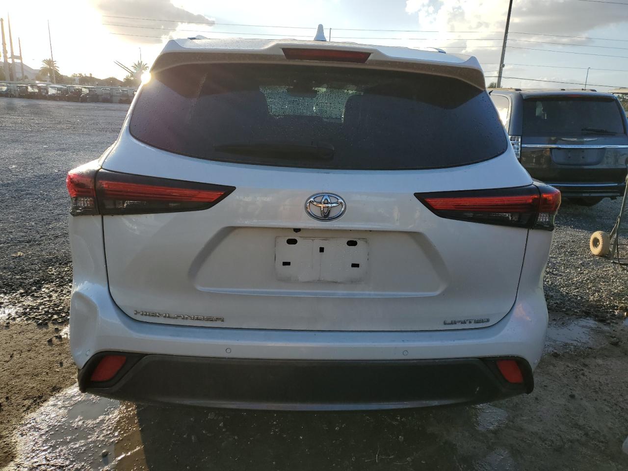 2020 Toyota Highlander VIN 5TDYZRAH3LS011206 Copart auction photo, side / front end damage thumbnail 6