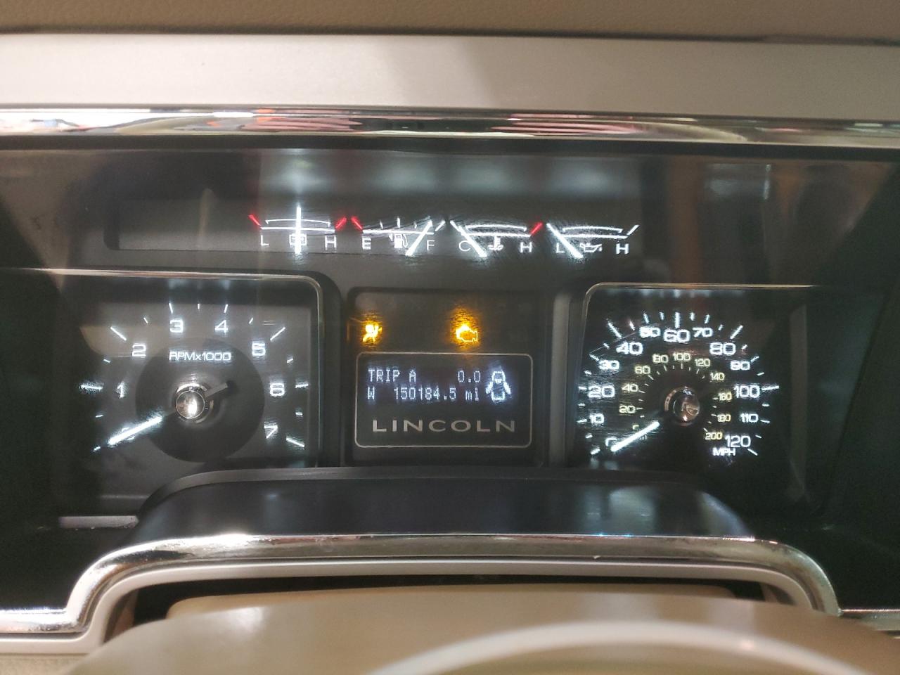 2010 Lincoln Navigator VIN 5LMJJ2J52AEJ04686 Copart auction photo, front end / mechanical damage thumbnail 9