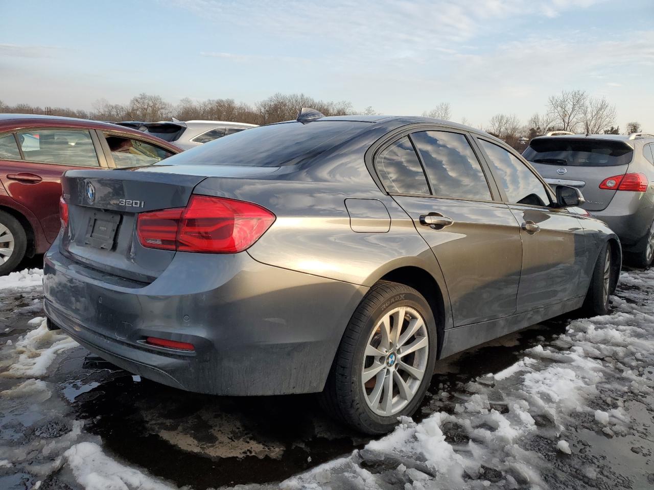 2017 BMW 3er VIN WBA8A3C53HK691918 Copart auction photo, front end / undercarriage damage thumbnail 3