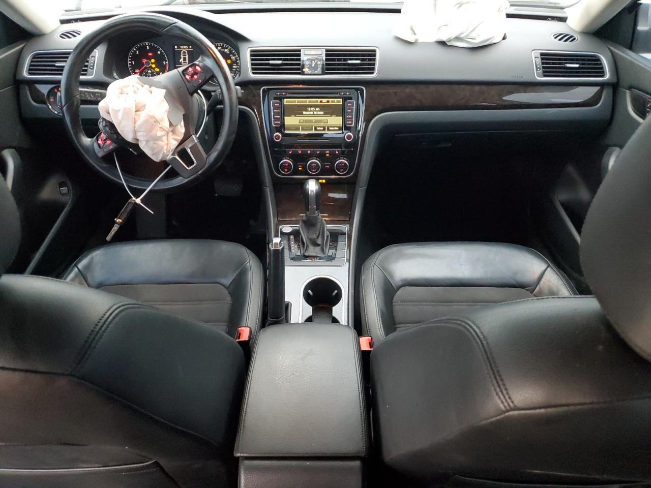 2015 Volkswagen Passat VIN 1VWCV7A33FC003303 Copart auction photo, front end / mechanical damage thumbnail 8