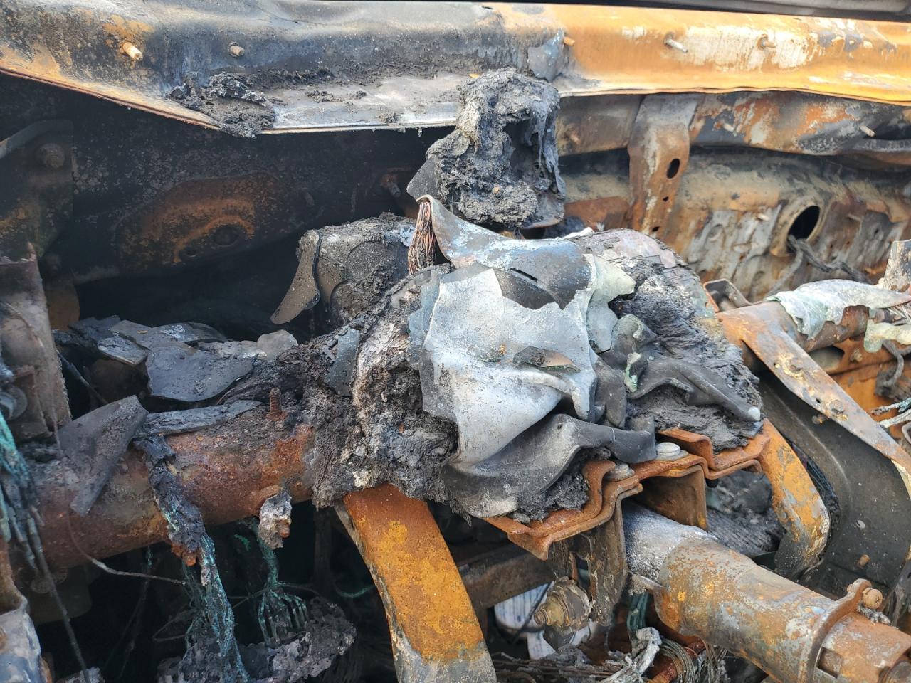 2013 Hyundai Tucson VIN KM8JU3AC6DU650061 Copart auction photo, burn damage thumbnail 9