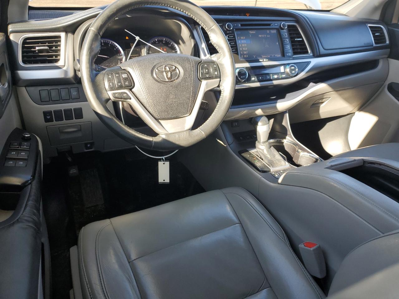 2015 Toyota Highlander VIN 5TDJKRFH6FS185256 Copart auction photo, front end / side damage thumbnail 8