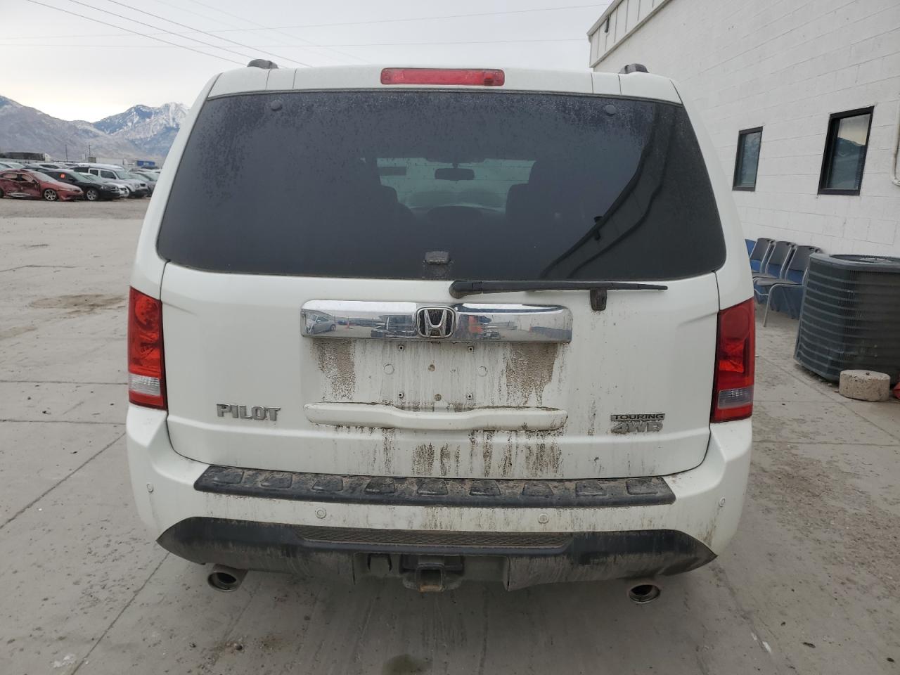 2014 Honda Pilot VIN 5FNYF4H99EB045328 Copart auction photo, all over damage thumbnail 6
