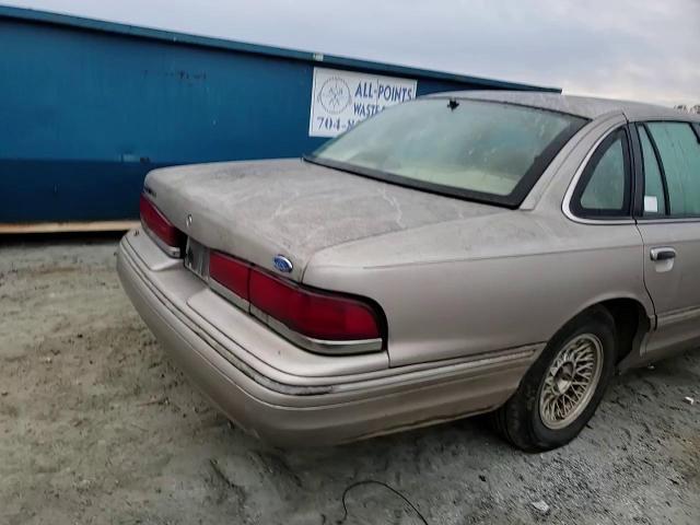 1995 Ford Crown Victoria VIN 2FALP74W2SX109926 Copart auction photo, front end / side damage thumbnail 11