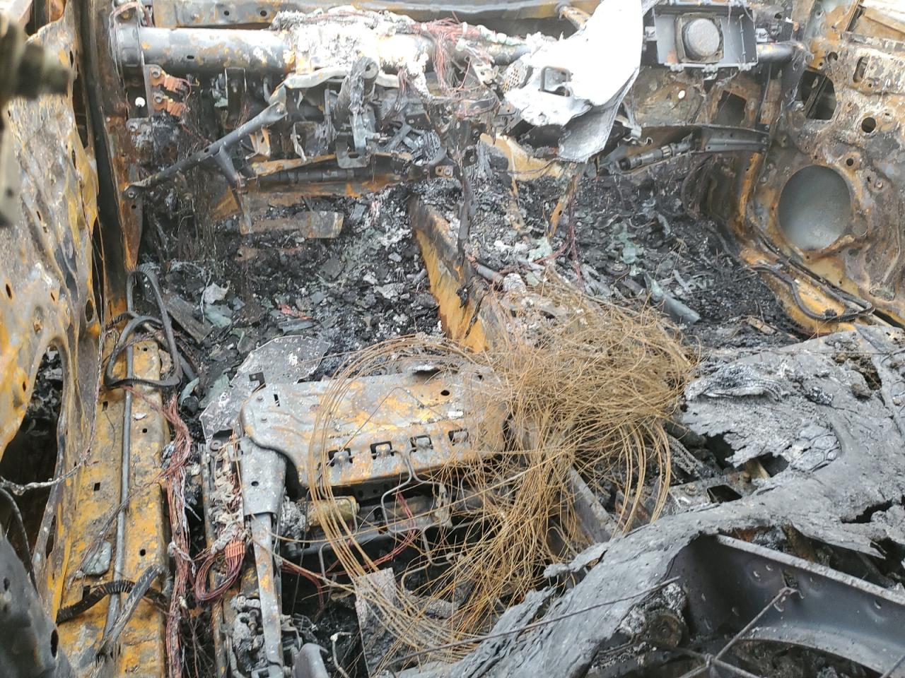 2021 Toyota Camry VIN 4T1G11AKXMU535770 Copart auction photo, burn damage thumbnail 8