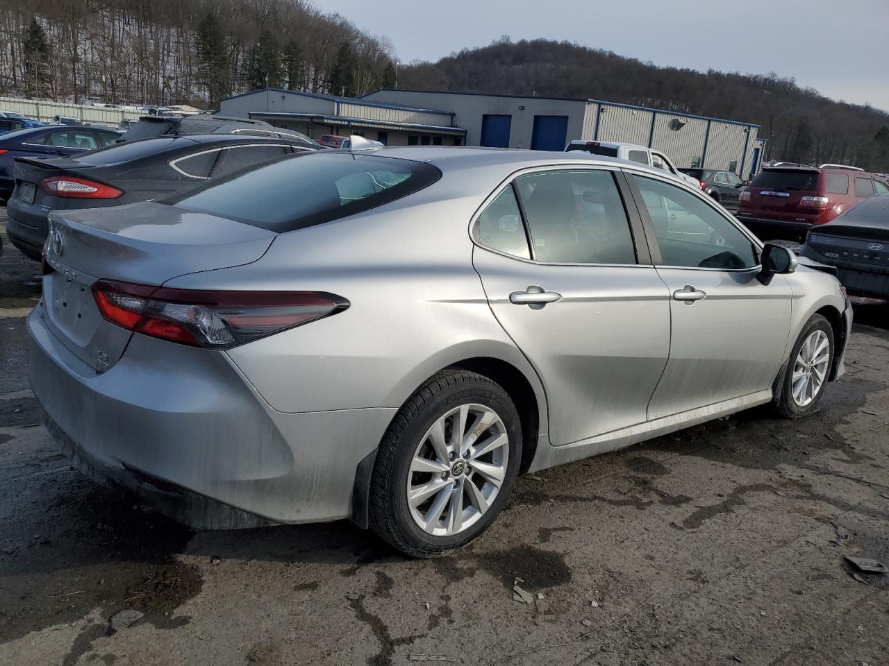 2021 Toyota Camry VIN 4T1C11BKXMU032320 Copart auction photo, front end damage thumbnail 3