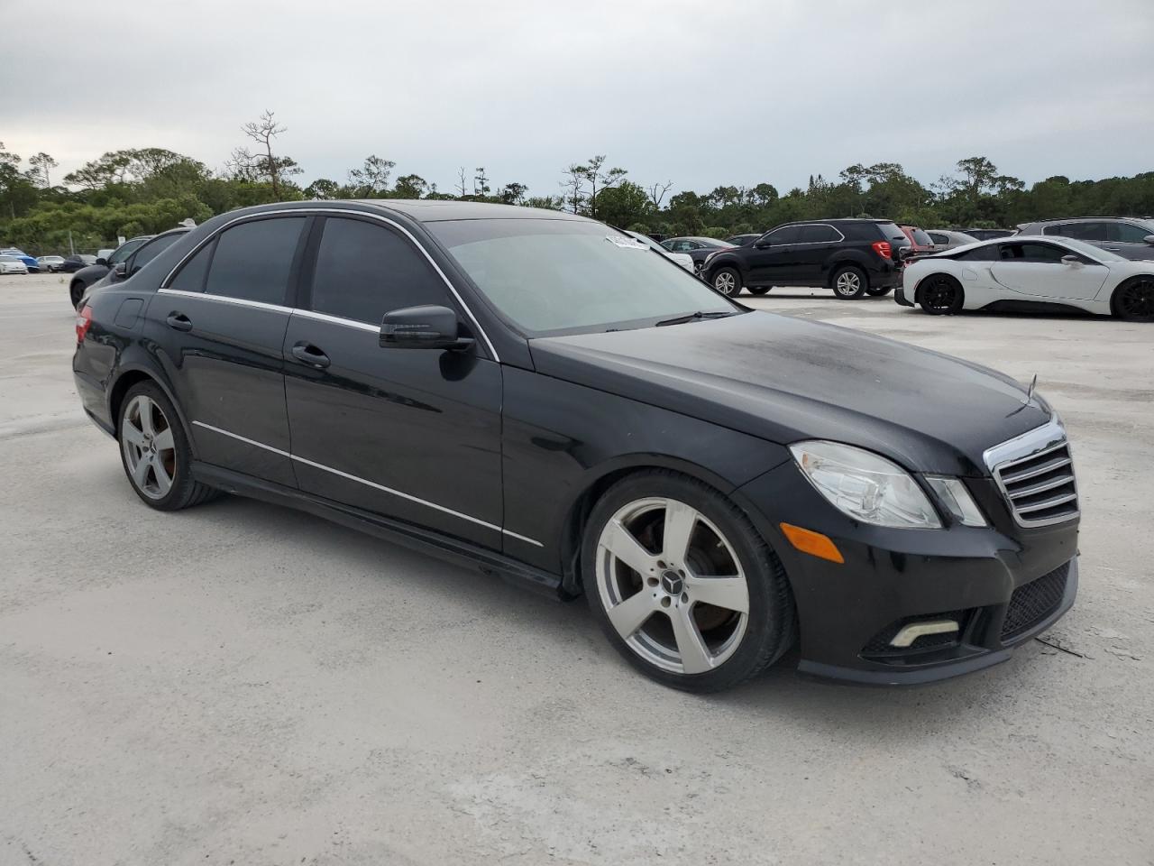 2011 Mercedes-Benz E-klasse VIN WDDHF5GBXBA417411 Copart auction photo, normal wear / hail damage thumbnail 4