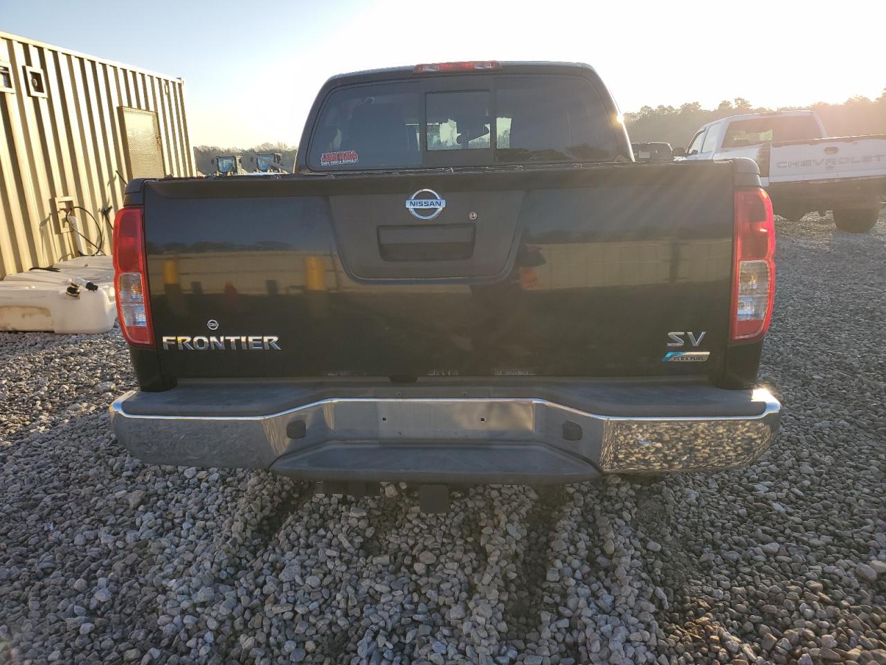 2017 Nissan Navara (Frontier) VIN 1N6DD0ER6HN701974 Copart auction photo, front end / side damage thumbnail 6
