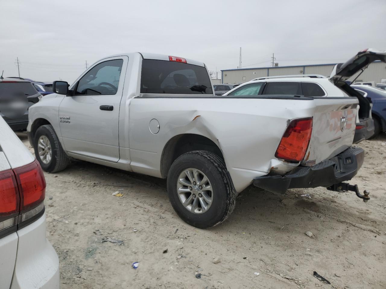 2016 RAM 1500 VIN 3C6JR6AG3GG331323 Copart auction photo, rear end / minor dent/scratches damage thumbnail 2