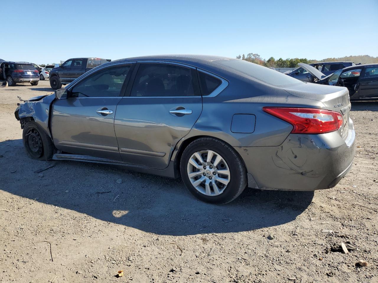 2017 Nissan Altima VIN 1N4AL3AP3HC119542 Copart auction photo, front end / side damage thumbnail 2
