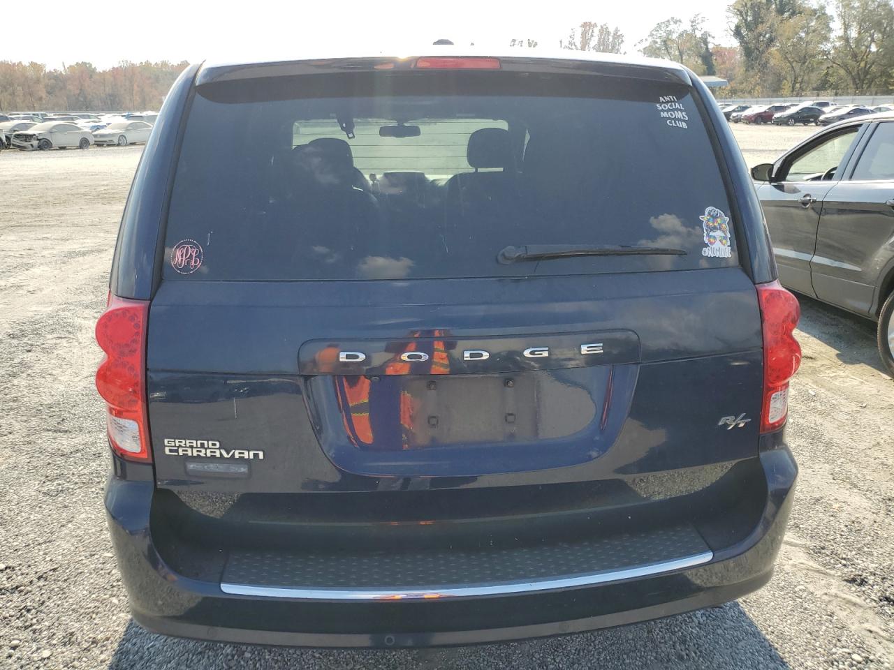 2013 Dodge Caravan VIN 2C4RDGEG9DR586557 Copart auction photo, front end damage thumbnail 6