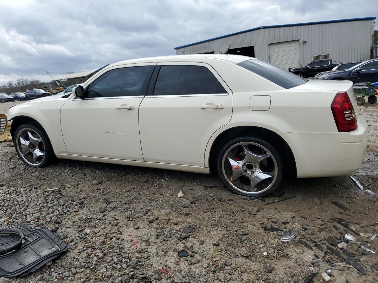 2008 Chrysler 300 VIN 2C3LA43R98H145691 Copart auction photo, front end / side damage thumbnail 2