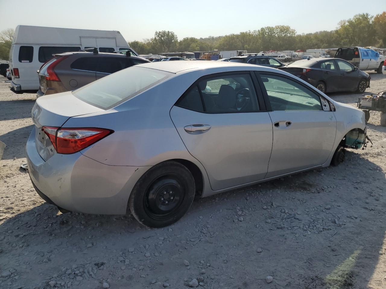2015 Toyota Corolla VIN 5YFBURHE7FP325860 Copart auction photo, front end damage thumbnail 3
